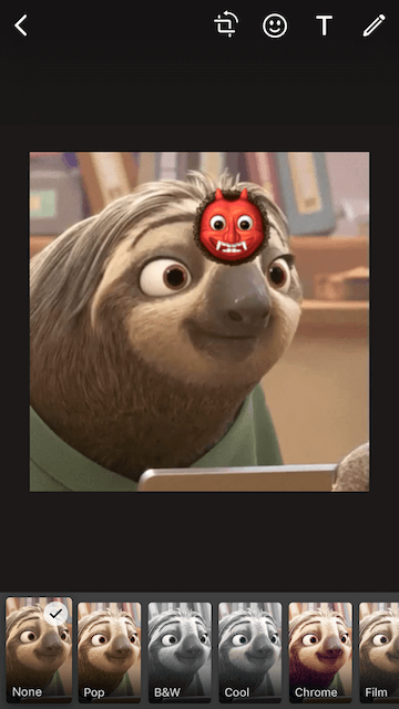 How to use WhatsApp new gif and sticker feature?